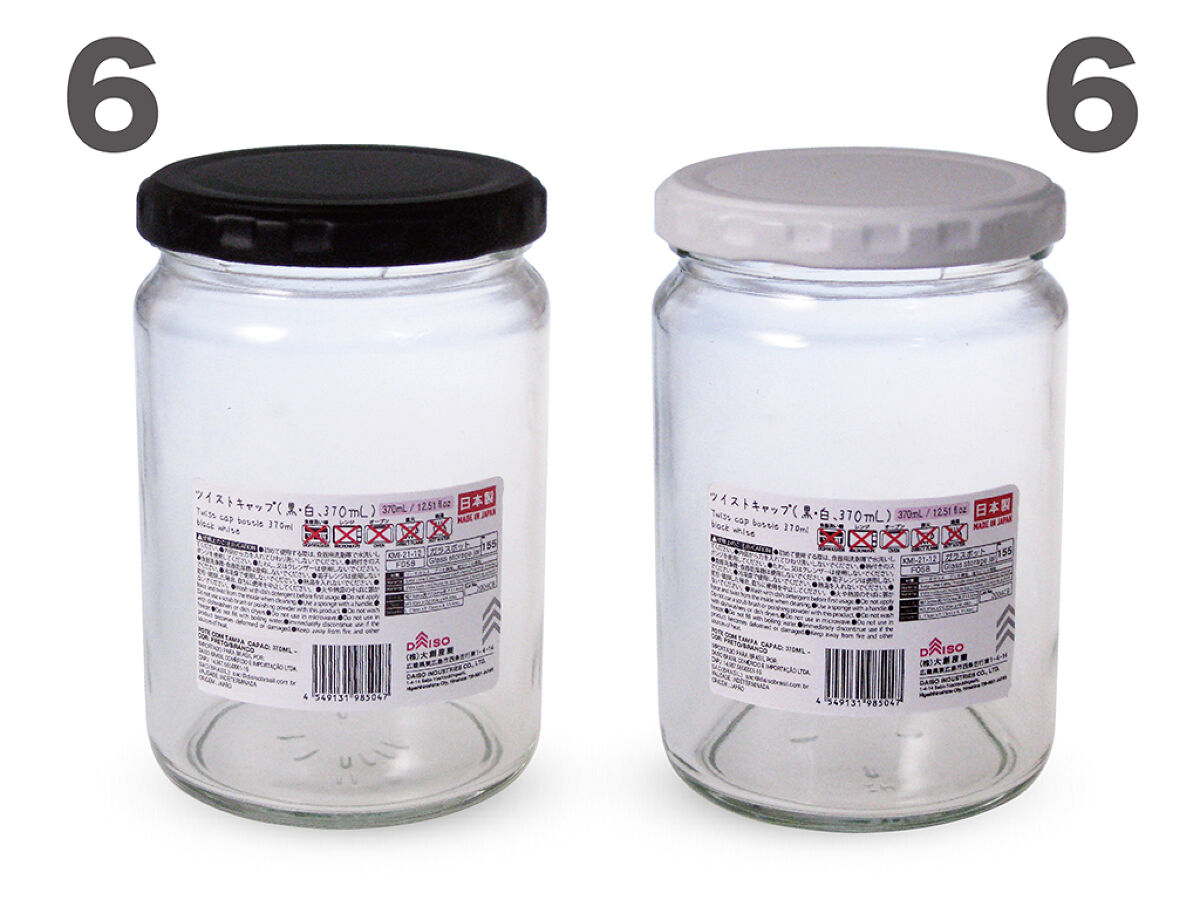 Daiso Twist Cap Bottle -Black - White- FrontPackage
