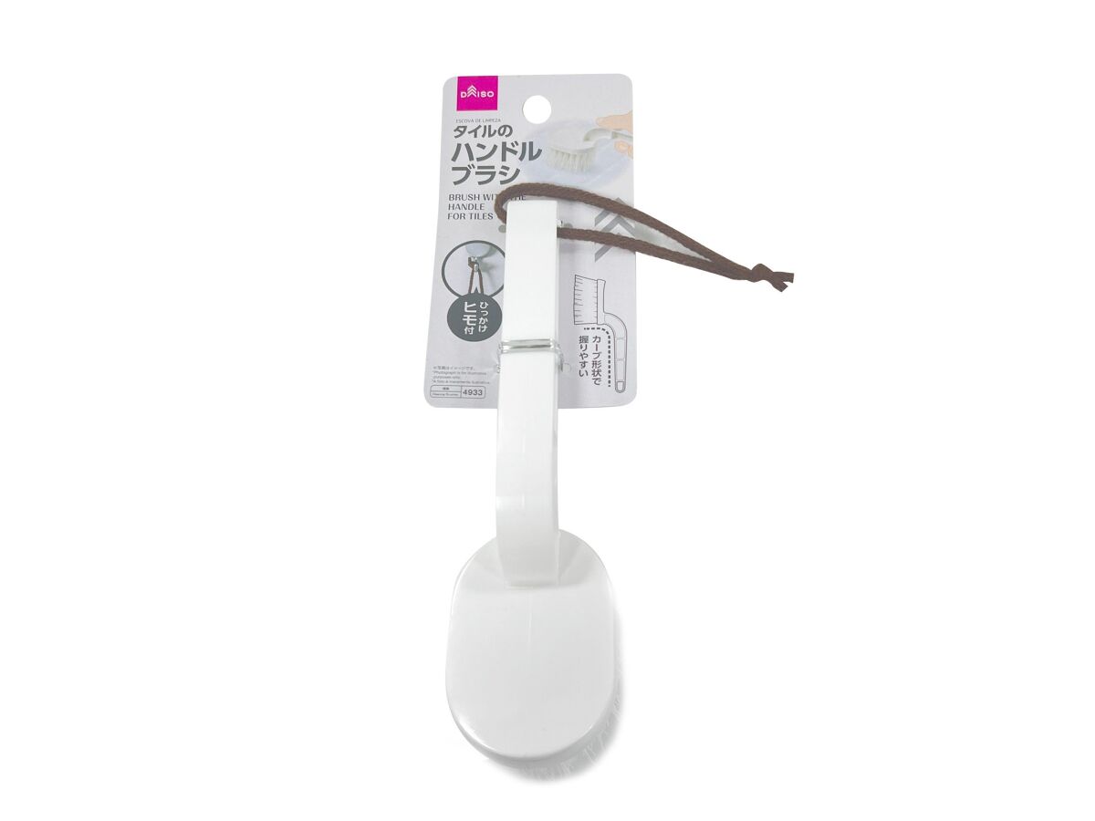 Daiso BRUSH WITH THE HANDLE FOR TILES FrontPackage