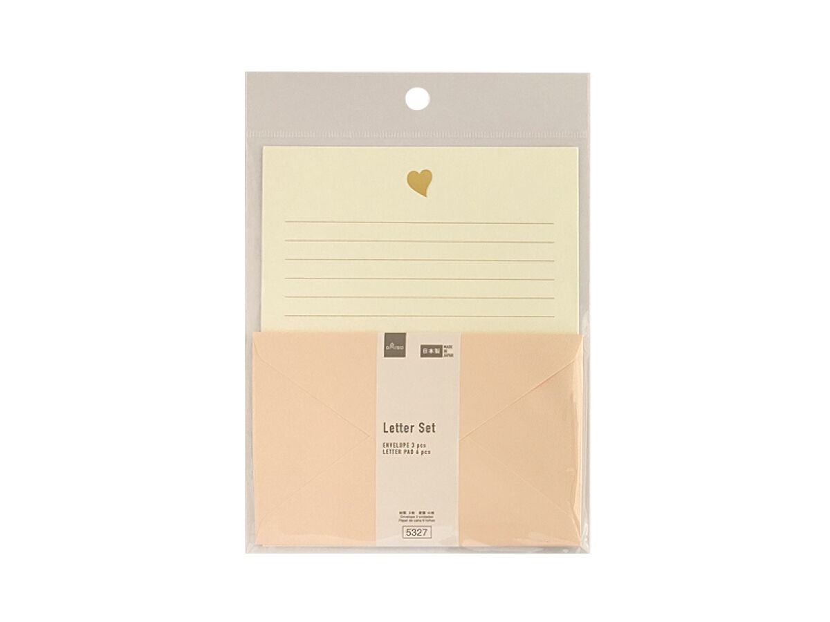 Daiso LETTER PAD AND ENVELOPE SET HEART FrontPackage