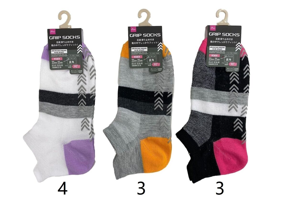 Daiso Ladies short socks -Instep mesh - non-slip - back guard- FrontPackage