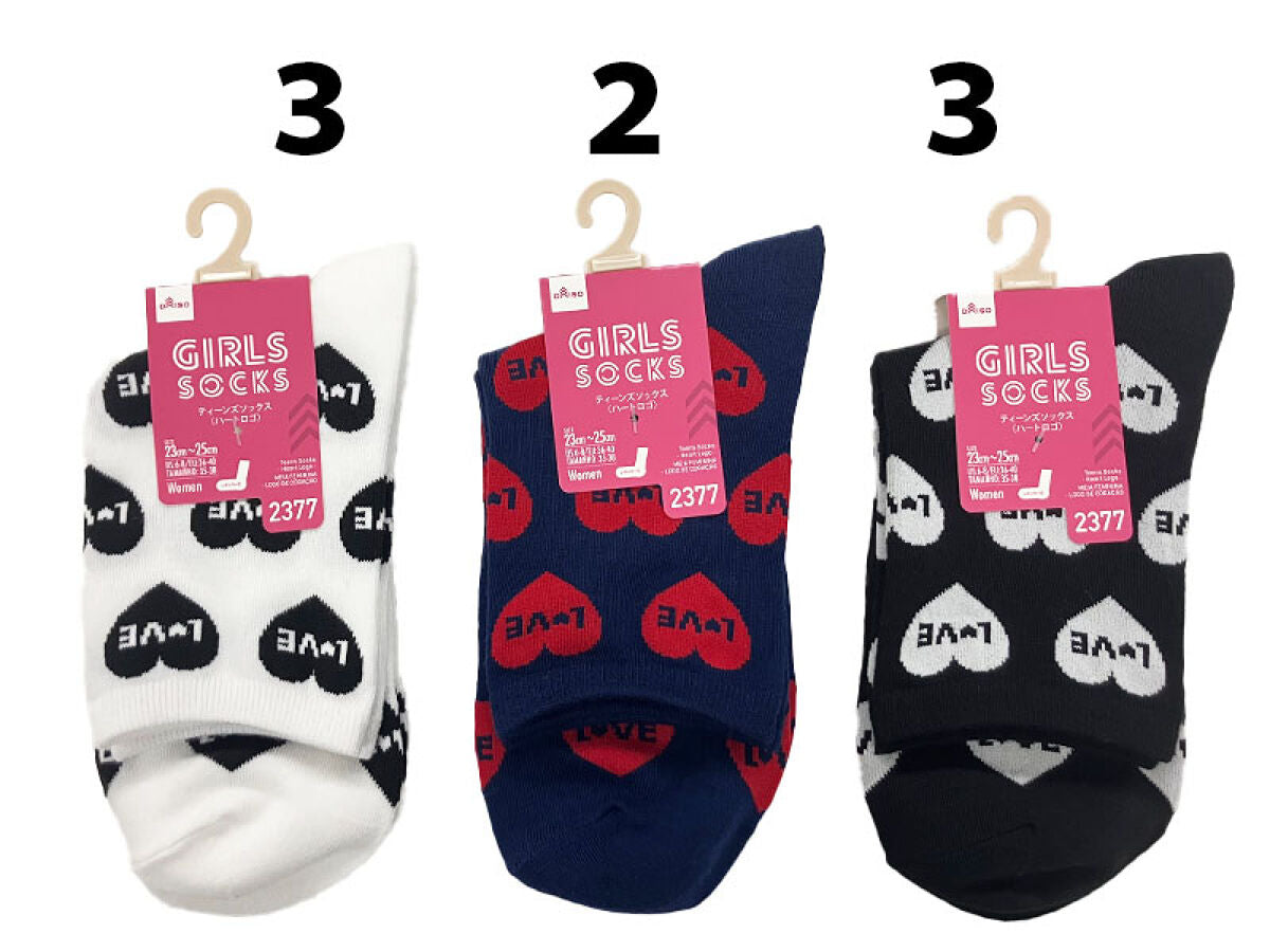 Daiso Teens Socks - Heart Logo - FrontPackage