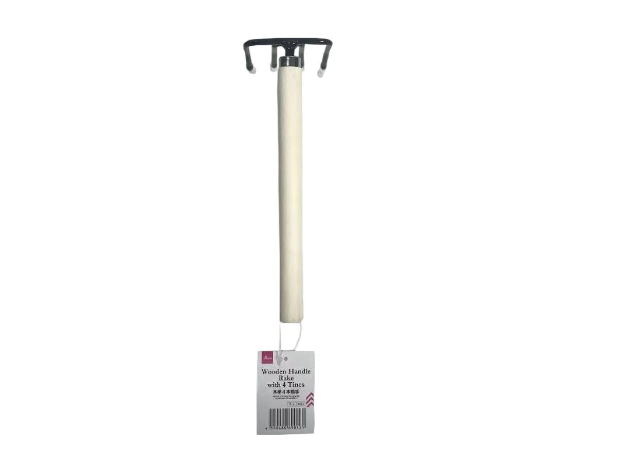 Daiso Wooden Handle Rake with 4 Tines FrontPackage